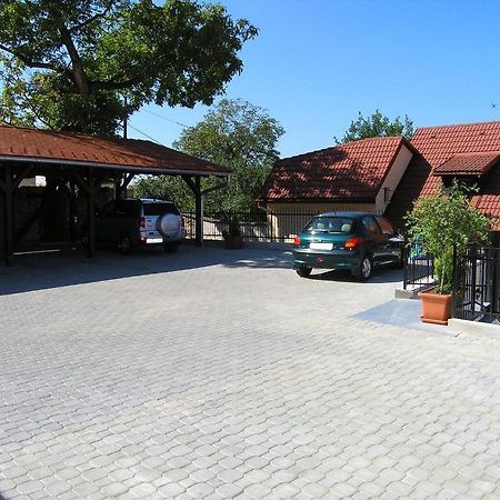 Penzion Pod Hradom Trenčín المظهر الخارجي الصورة